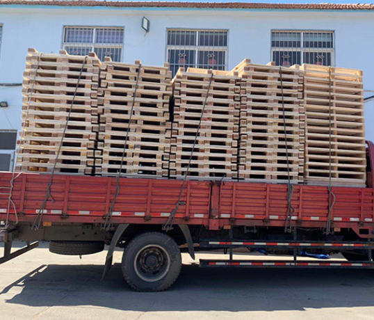 六合木托盘运输货物注意事项